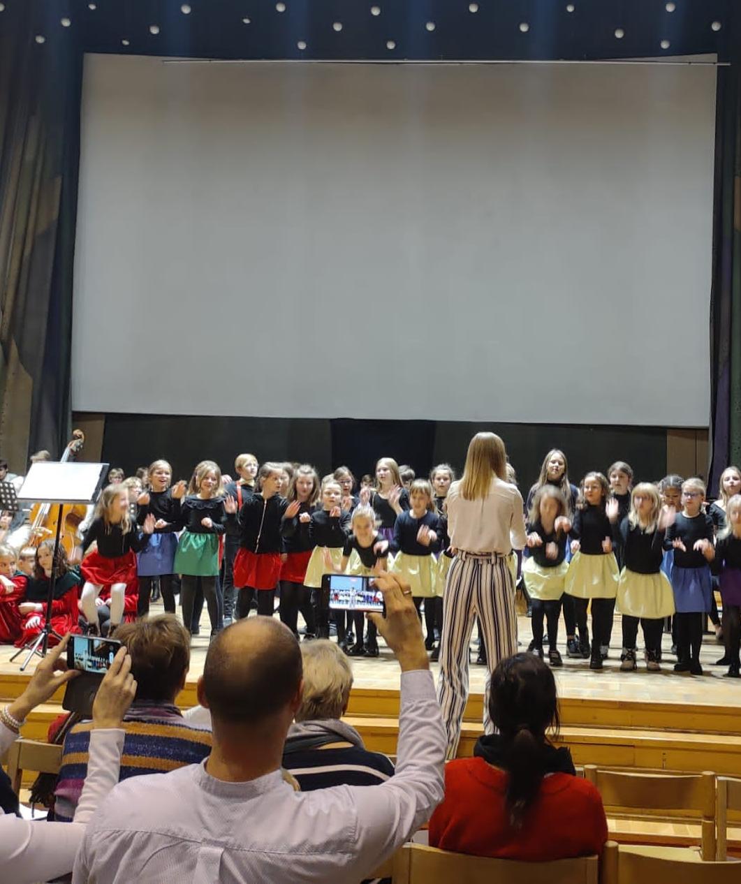 Uczestnicy koncertu w rocznicę odzyskania niepodległości i Powstania Wielkopolskiego.